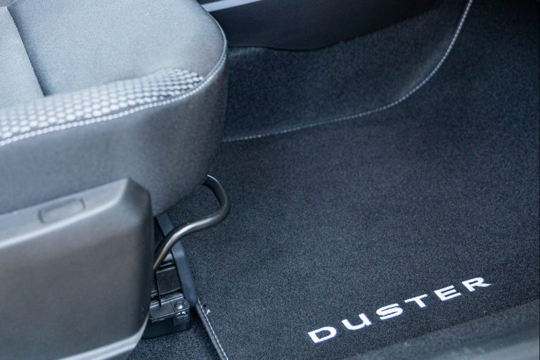 Dacia Duster TCe 100 ECO-G 2020: immagini ufficiali