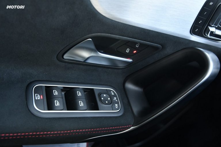 Mercedes Classe A 45 AMG S: la prova su strada e in pista