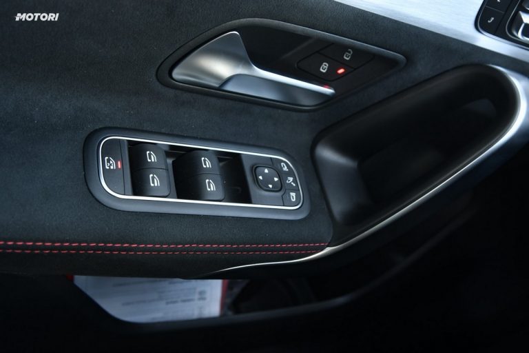 Mercedes Classe A 45 AMG S: la prova su strada e in pista