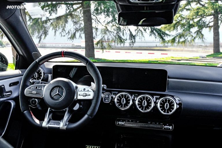 Mercedes Classe A 45 AMG S: la prova su strada e in pista
