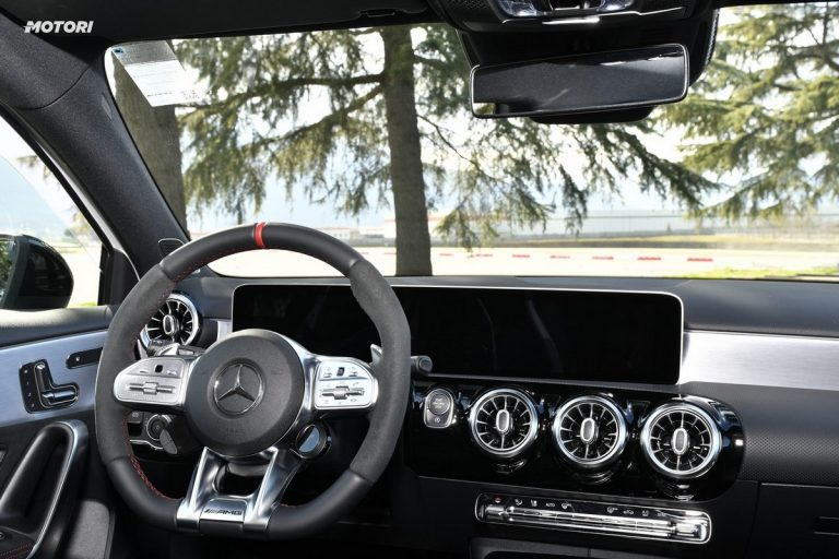 Mercedes Classe A 45 AMG S: la prova su strada e in pista