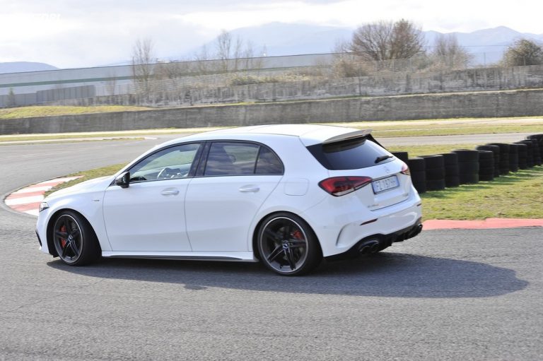 Mercedes Classe A 45 AMG S: la prova su strada e in pista