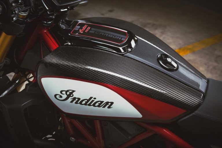 Indian FTR Carbon: le immagini