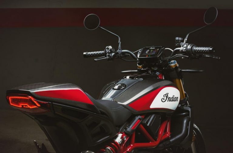Indian FTR Carbon: le immagini