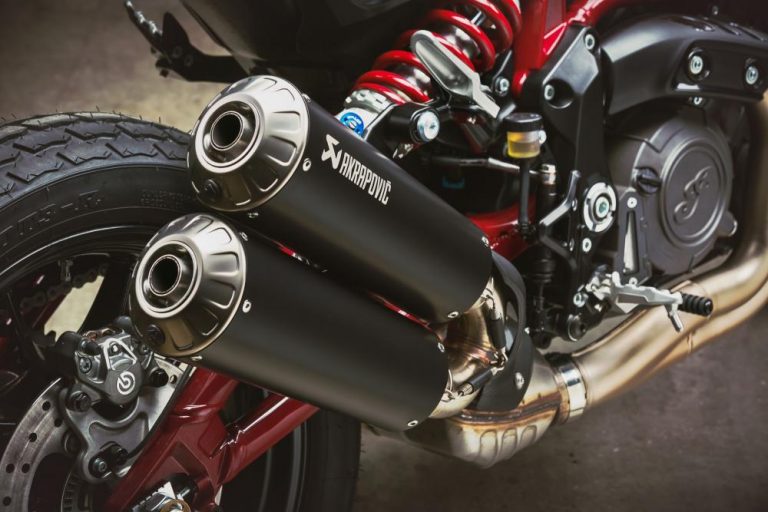 Indian FTR Carbon: le immagini