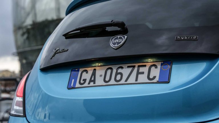 Lancia Ypsilon Hybrid: nuove immagini ufficiali