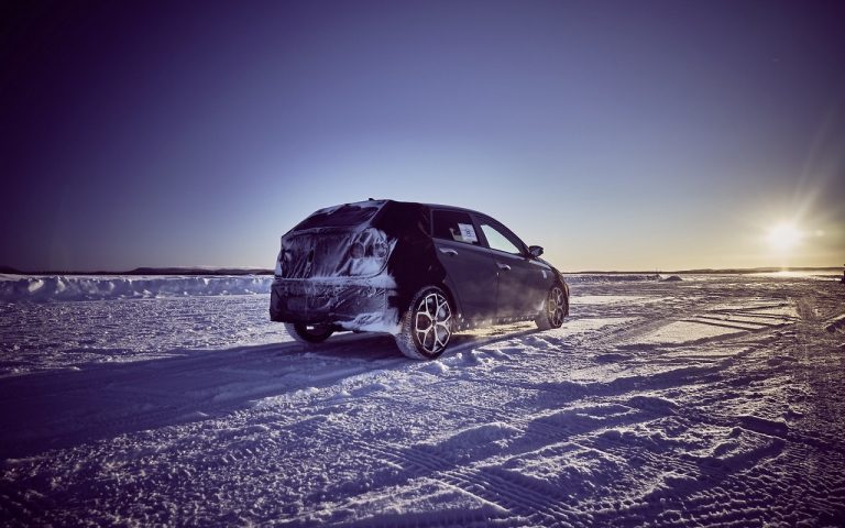 Hyundai i20 N sul lago ghiacciato: immagini ufficiali