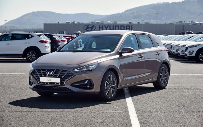 Nuova Hyundai i30, al via la produzione in Europa: immagini ufficiali