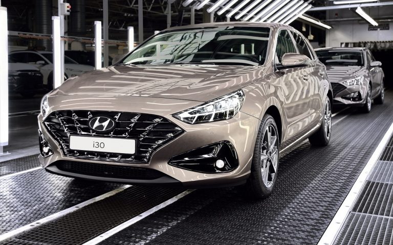 Nuova Hyundai i30, al via la produzione in Europa: immagini ufficiali