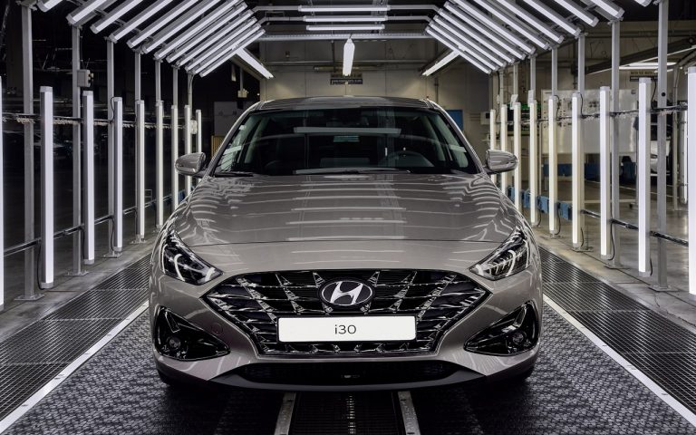 Nuova Hyundai i30, al via la produzione in Europa: immagini ufficiali