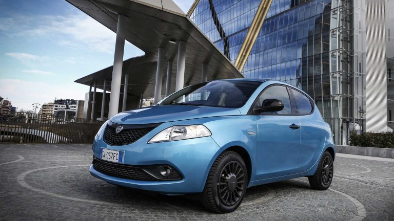 Lancia Ypsilon Hybrid: nuove immagini ufficiali