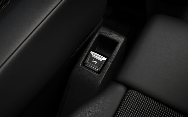 Nuovo Peugeot e-Expert: immagini ufficiali