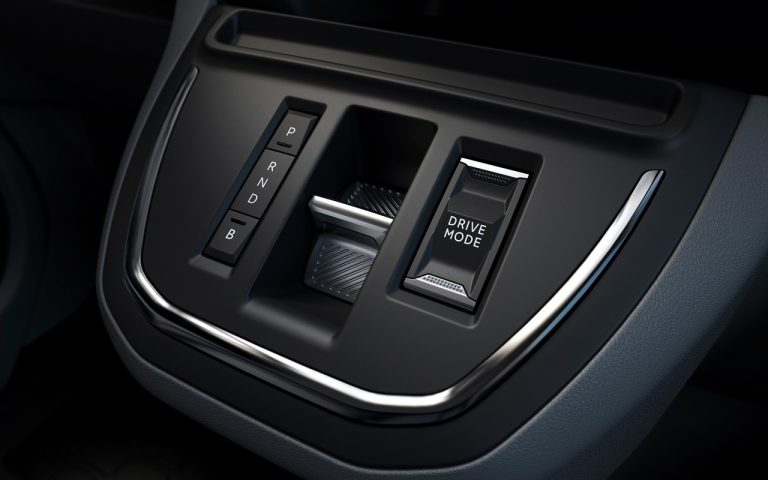 Nuovo Peugeot e-Expert: immagini ufficiali