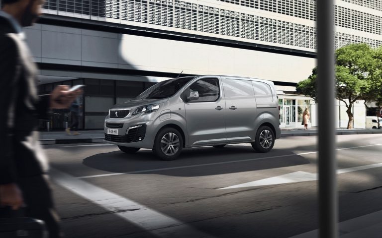 Nuovo Peugeot e-Expert: immagini ufficiali