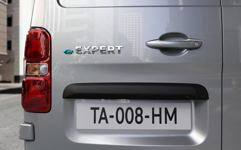 Nuovo Peugeot e-Expert: immagini ufficiali