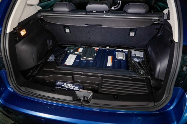Subaru Impreza e-Boxer: immagini ufficiali