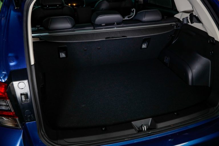 Subaru Impreza e-Boxer: immagini ufficiali