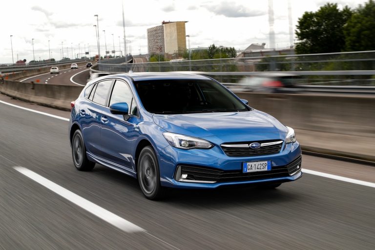 Subaru Impreza e-Boxer: immagini ufficiali
