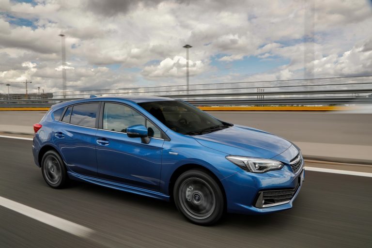 Subaru Impreza e-Boxer: immagini ufficiali