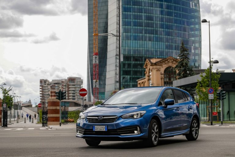 Subaru Impreza e-Boxer: immagini ufficiali