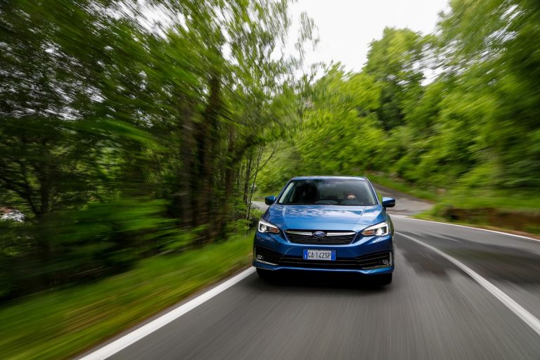 Subaru Impreza e-Boxer: immagini ufficiali