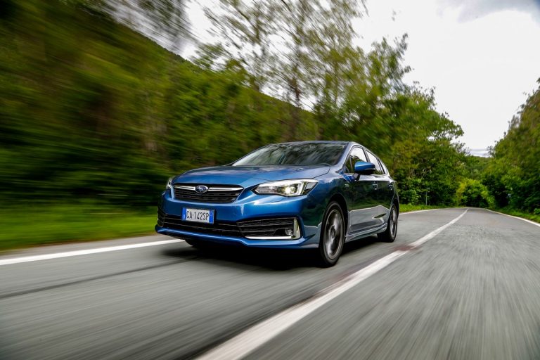Subaru Impreza e-Boxer: immagini ufficiali