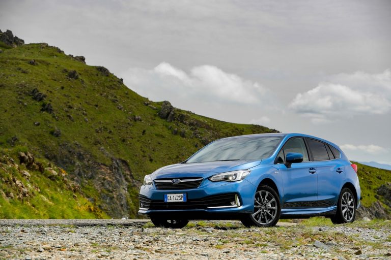 Subaru Impreza e-Boxer: immagini ufficiali