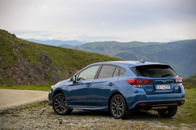 Subaru Impreza e-Boxer: immagini ufficiali