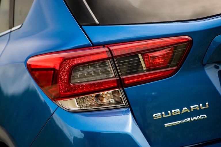 Subaru Impreza e-Boxer: immagini ufficiali
