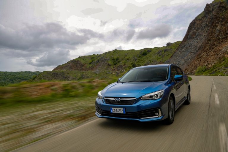 Subaru Impreza e-Boxer: immagini ufficiali