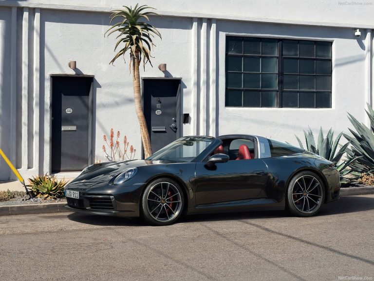 Nuova Porsche 911 Targa 2020: immagini ufficiali