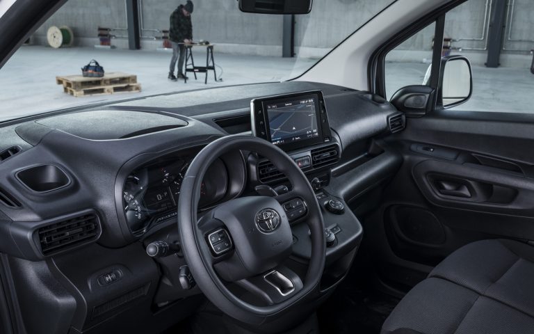 Nuovo Toyota Proace City: immagini ufficiali