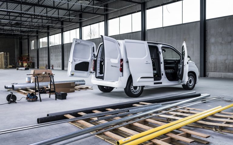 Nuovo Toyota Proace City: immagini ufficiali