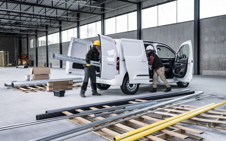 Nuovo Toyota Proace City: immagini ufficiali
