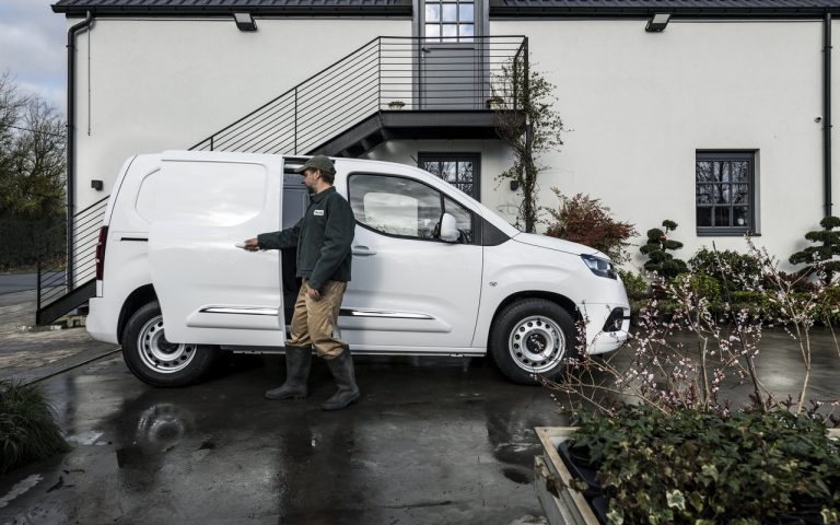 Nuovo Toyota Proace City: immagini ufficiali