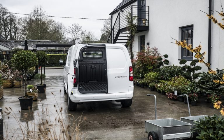 Nuovo Toyota Proace City: immagini ufficiali