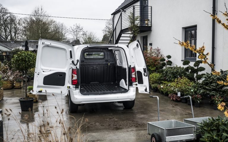 Nuovo Toyota Proace City: immagini ufficiali
