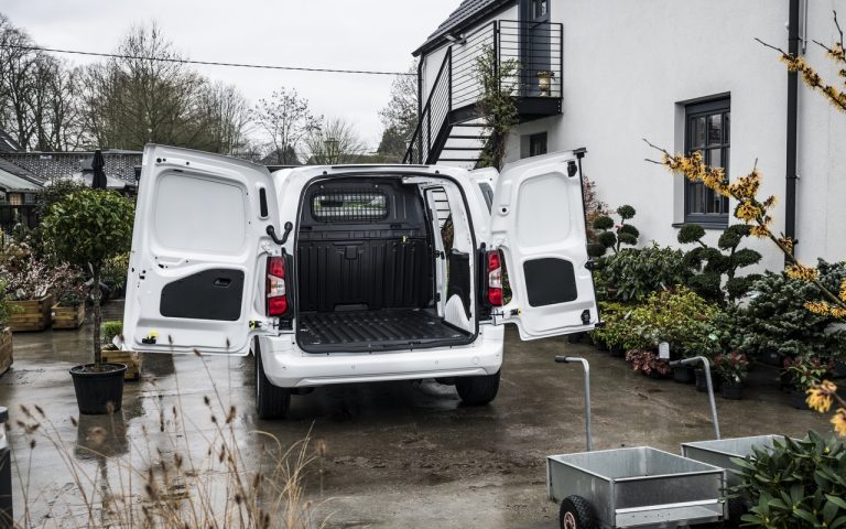 Nuovo Toyota Proace City: immagini ufficiali