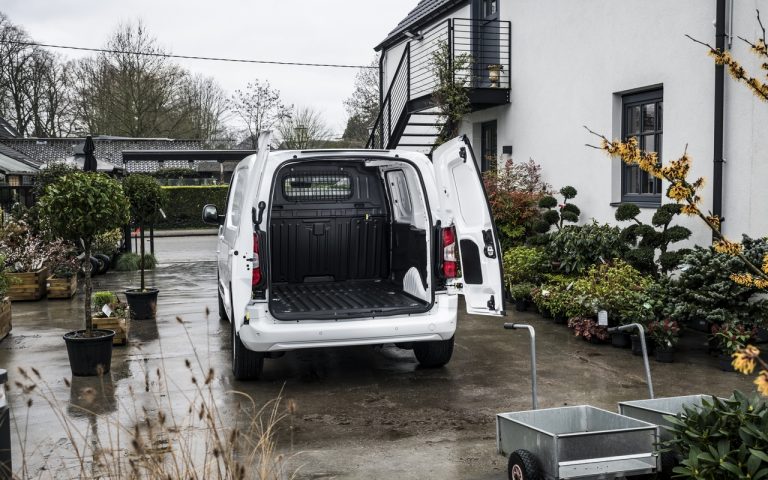 Nuovo Toyota Proace City: immagini ufficiali
