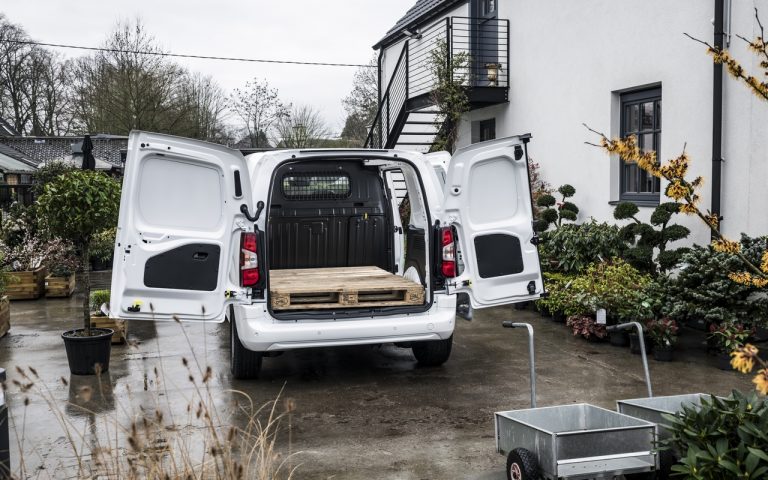 Nuovo Toyota Proace City: immagini ufficiali