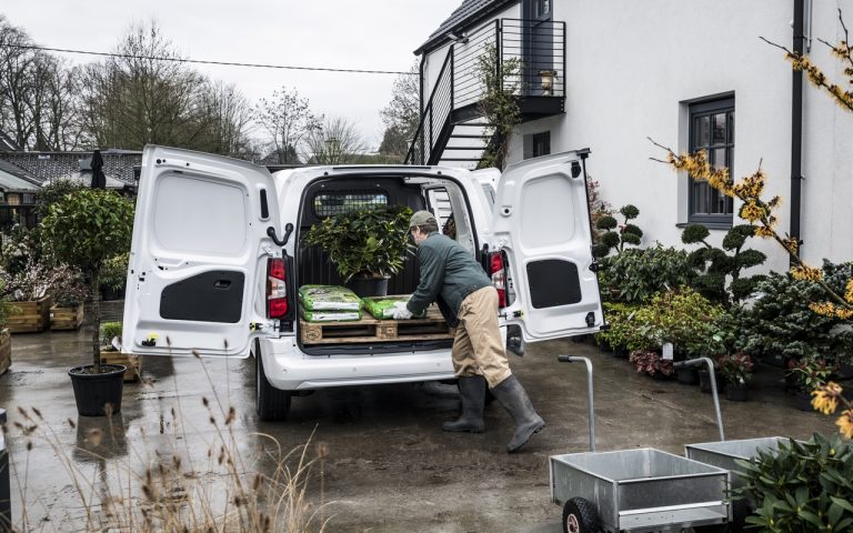 Nuovo Toyota Proace City: immagini ufficiali