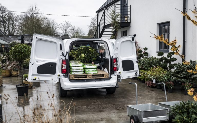 Nuovo Toyota Proace City: immagini ufficiali