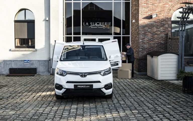 Nuovo Toyota Proace City: immagini ufficiali
