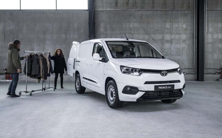 Nuovo Toyota Proace City: immagini ufficiali