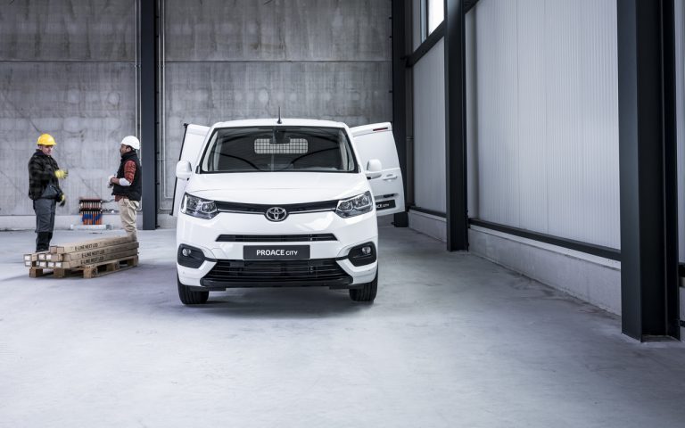 Nuovo Toyota Proace City: immagini ufficiali
