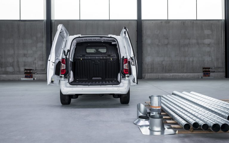 Nuovo Toyota Proace City: immagini ufficiali