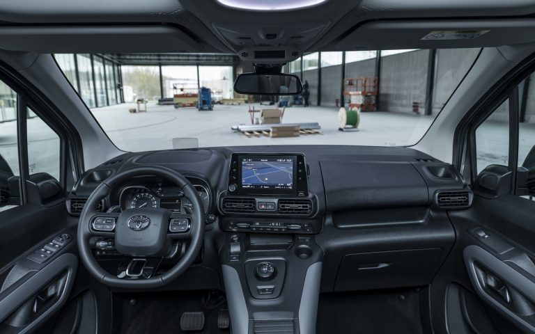Nuovo Toyota Proace City: immagini ufficiali