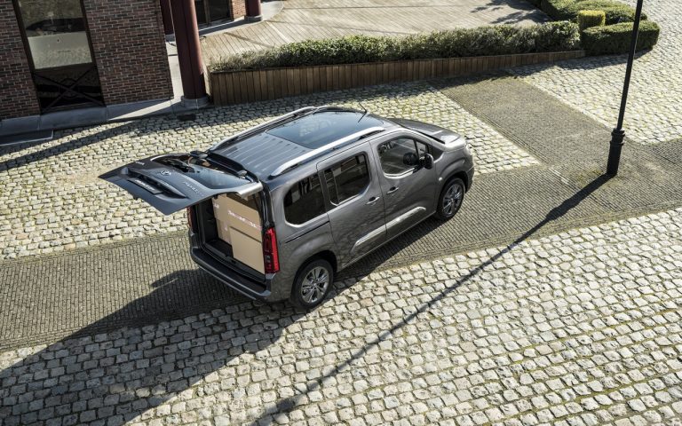 Nuovo Toyota Proace City: immagini ufficiali