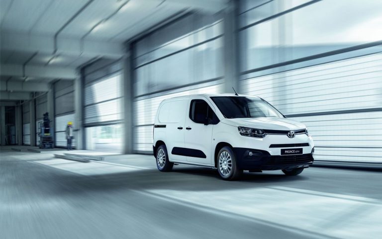 Nuovo Toyota Proace City: immagini ufficiali