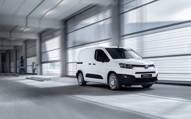 Nuovo Toyota Proace City: immagini ufficiali
